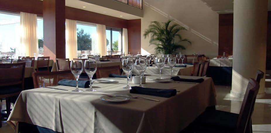 Hotel Colon Thalasso Termal 칼데스 데스트락 레스토랑 사진